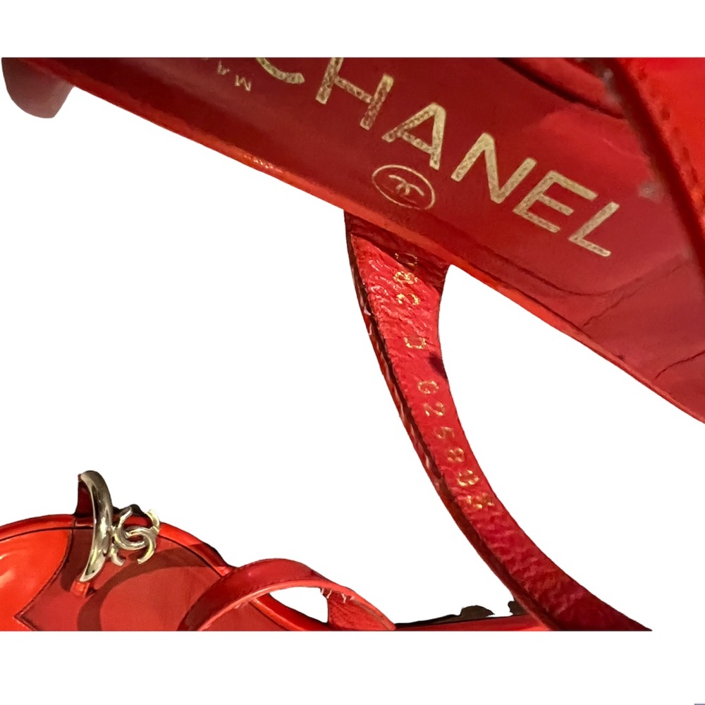 CHANEL Red Patent Leather Slide Sandals with Gold CC Hardware - Picture 3 of 9